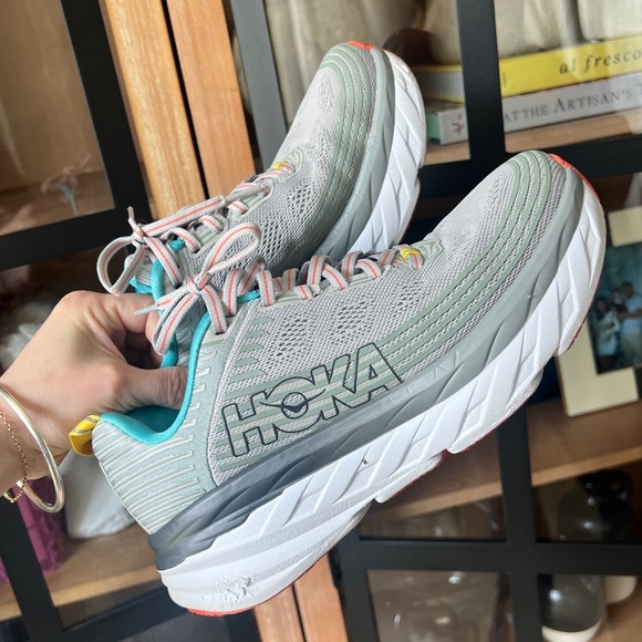 Hoka One One Shoes - HOKA bondi 6 sneakers running shoes women’s gray size 7 workout